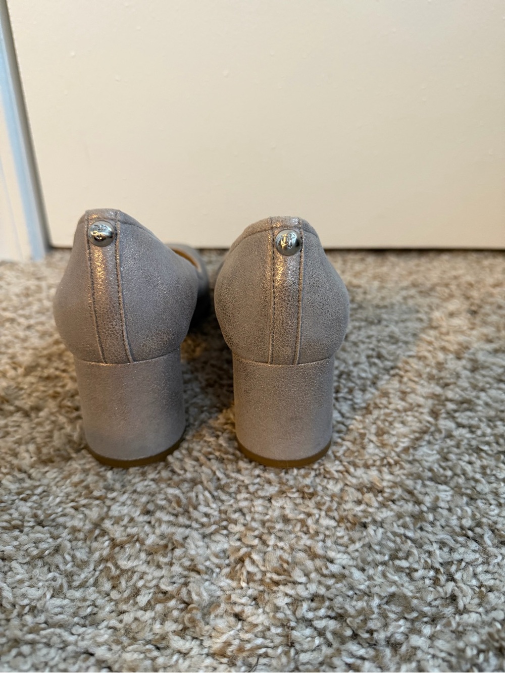 Donald J Pliner Corin Pump 5.5 Heel Silver Taupe - Picture 7 of 8